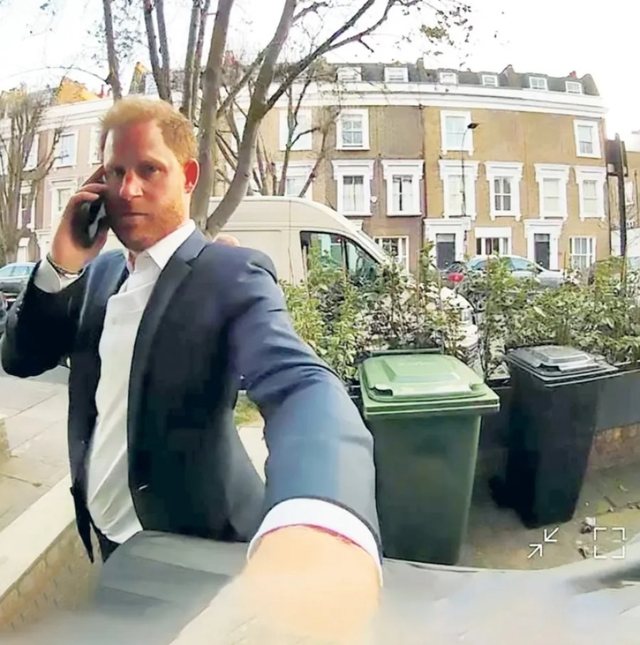Princi Harry humb në Londër dhe troket në dyert e gabuara, pamjet