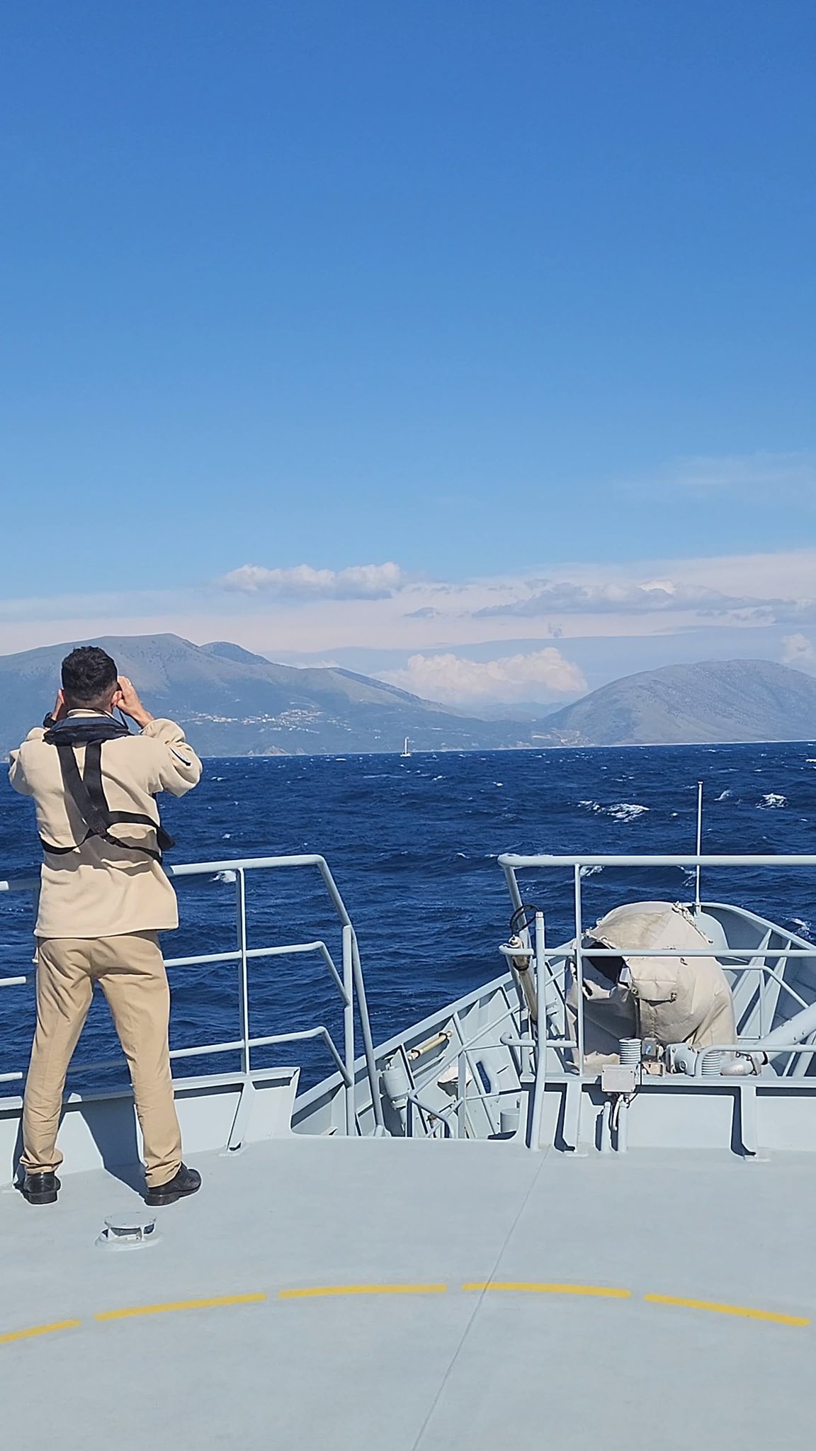 Mund të jetë një imazh i 1 person dhe nëndetëse