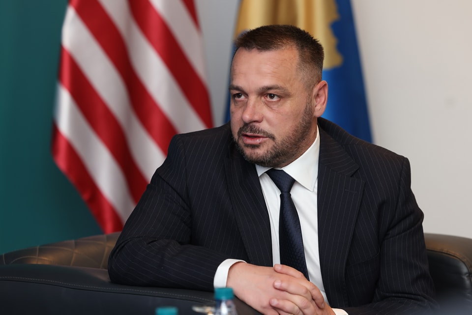 Ministri Maqedonci: Vizita e shefit të CIA-s në Kosovë, për të frenuar ndikimin rus në Ballkan