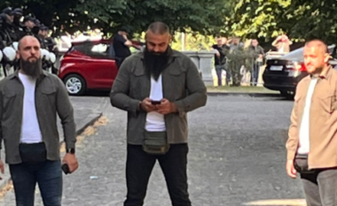 Të akuzuarit e sulmit terrorist në Banjskë tani sigurim personal i presidentit serb, Aleksandar Vuçiq