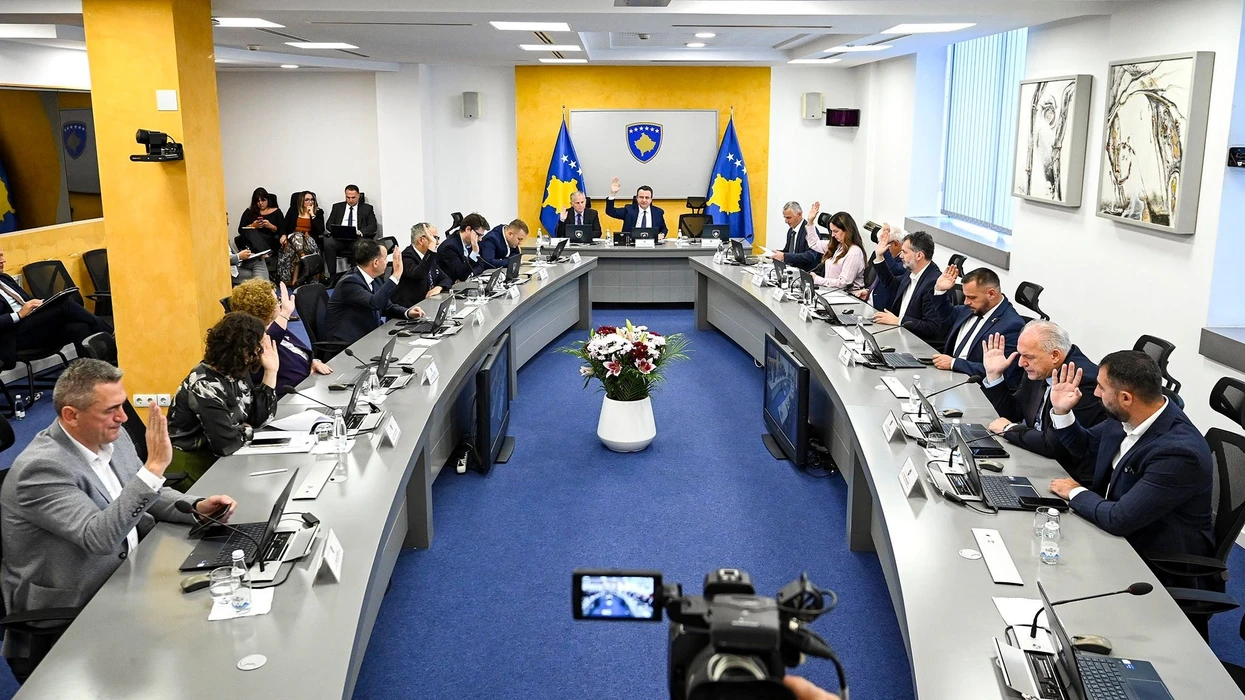 Kurti: Morëm 23 vendime, për investime në komuna dhe projekte publike