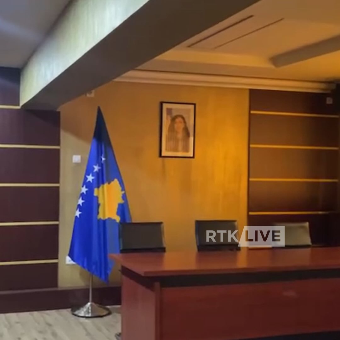 Mund të jetë një imazh i televizori, redaksi dhe teksti që thotë "日 RTKLIVE RTK LIVE"