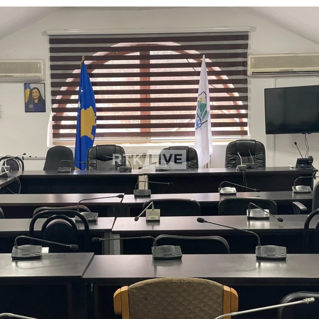 Mund të jetë një imazh i teksti që thotë "RIKLIVE VE"