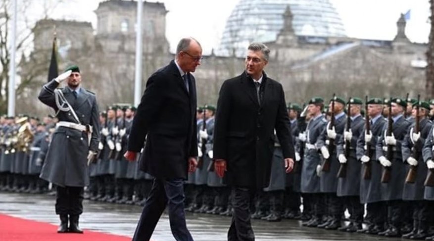 Kroacia nënshkruan marrëveshje për të blerë 44 tanke Leopard nga Gjermania