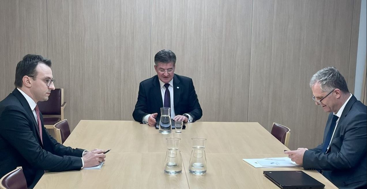 Nis takimi trepalësh, Bislimi -Lajçak – Petkoviq