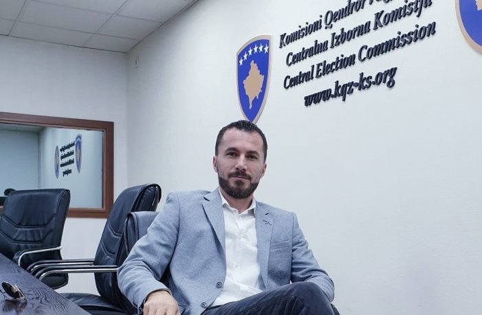Gashi: Qeverisja e Kurtit ndërtohet mbi një ndarje të thellë mes dukjes morale dhe praktikës reale të pushtetit
