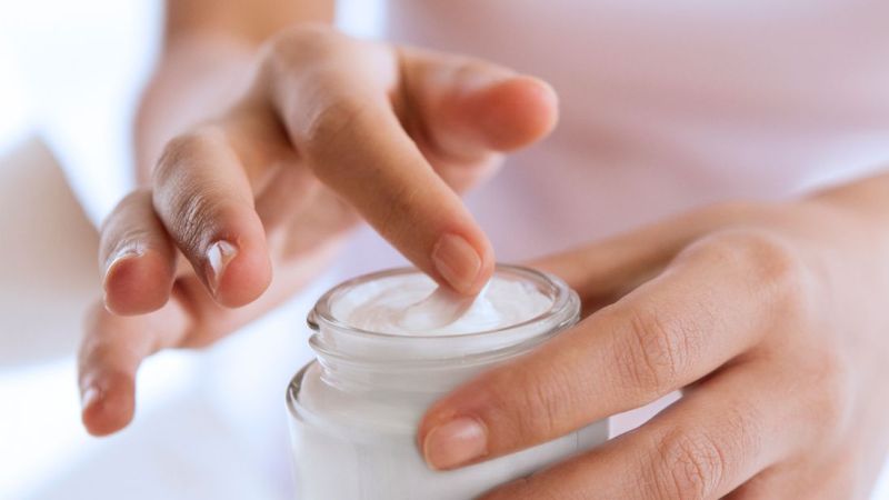 Kremrat e lëkurës shkaktar të qindra vdekjeve nga zjarri – Ekonomia Online