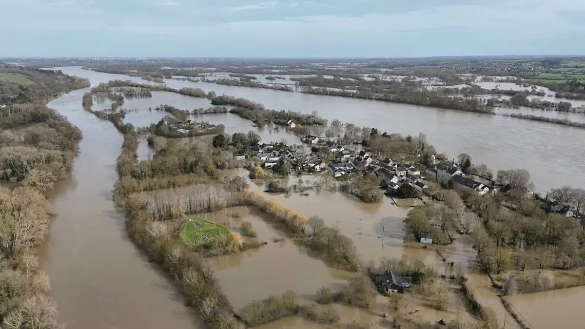 Ndeshja Angers–Lille në rrezik për shkak të përmbytjeve – Ekonomia Online
