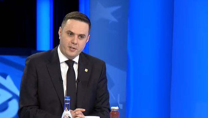 Abdixhiku: Ofrova dorëheqjen, lideri duhet të marrë përgjegjësi