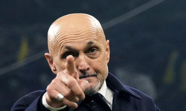 Juventusi po i ndjek katër lojtarë të lirë gjatë verës – Ekonomia Online