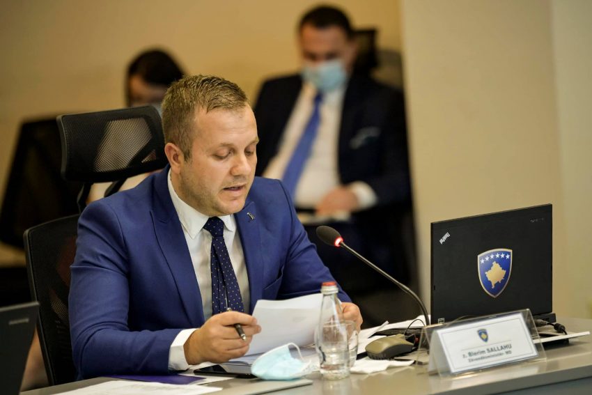Blerim Sallahu: Dekreti për shpërndarjen e Kuvendit është shkelje kushtetuese