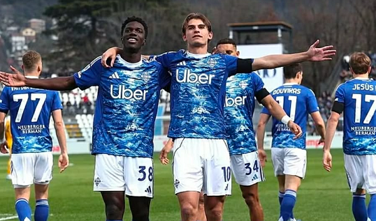 Como “fluturon” drejt Champions-it, shkatërron Pisën me pesë gola – Ekonomia Online