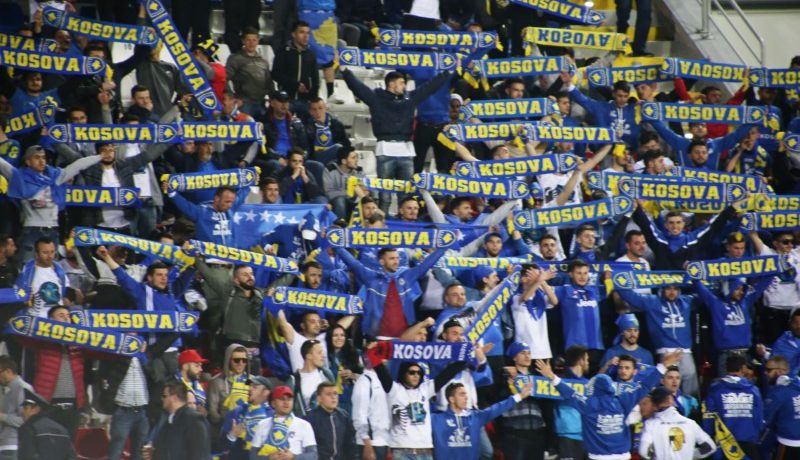 “Furia” e tifozëve të Kosovës po i tremb vendasit, frikë se stadiumi do të pushtohet nga shqiptarët – Ekonomia Online