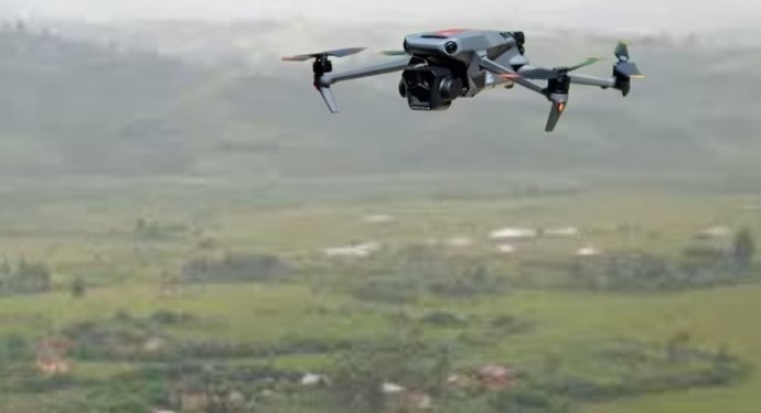Dron i paidentifikuar në një zonë pyjore në Muqibabë, nis hetimi nga Policia