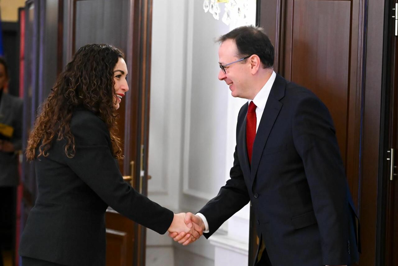 Osmani takon Angilin, e falënderon Erdoganin për forcimin e kapaciteteve të FSK-së