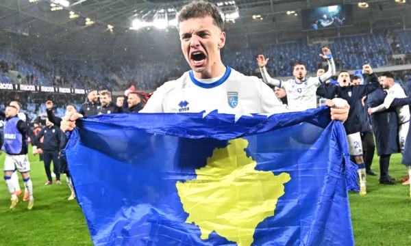 Barcelona po i konsideron tri alternativa të lira për Julian Alvarezin, Fisnik Asllani pjesë e listës – Ekonomia Online