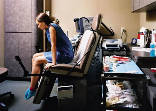 Nëse keni këto simptoma shqetësuese shkoni menjëherë tek gjinekologu – Ekonomia Online