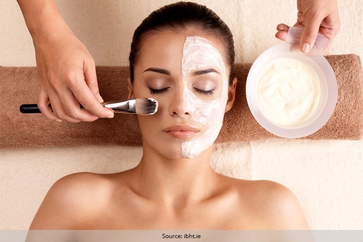 Pastroni fytyrën çdo ditë me uthull molle: Rezultate fenomenale