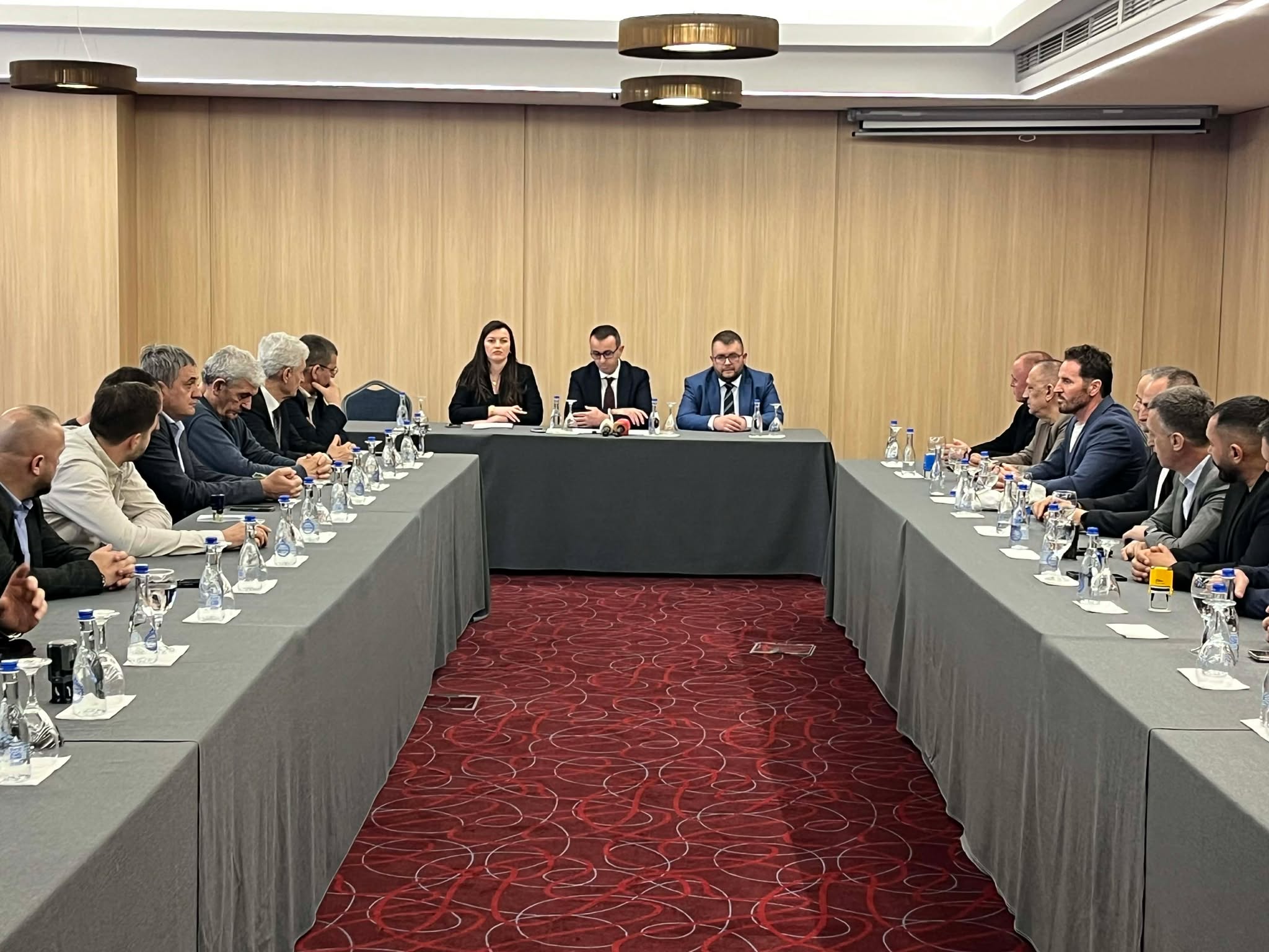 Ministri Gashani nënshkruan Memorandum të Bashkëpunimit me 39 Federata Sportive për vitin 2026 – Ekonomia Online