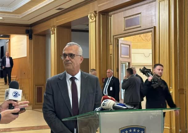 “Zv/kryeministër dhe 4 ministri”, Deputeti i VV zbulon ofertën e Kurtit për Abdixhikun