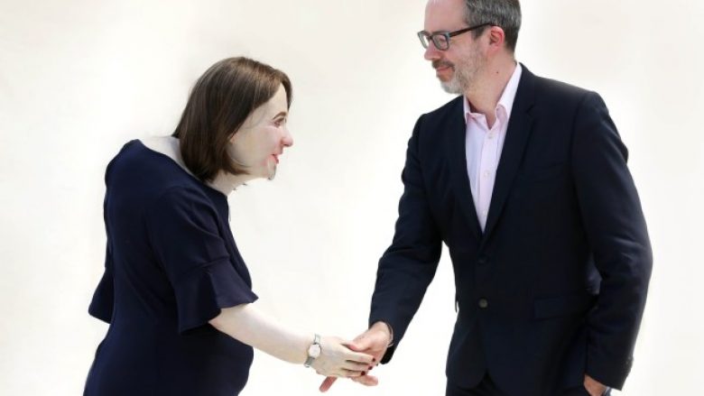 Miliona punëtorë të zyrave janë në rrezik nga kërrusja në shpinë, si ta parandaloni këtë? – Ekonomia Online