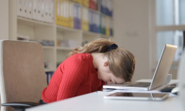 Ndiheni vazhdimisht të lodhur, këto janë katër arsye të mundshme – Ekonomia Online