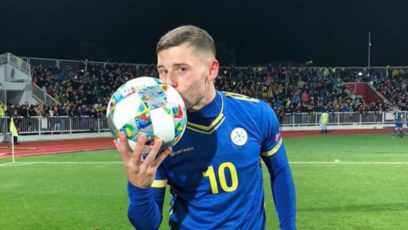 Mori kritika që s’e bëri asnjë postim për Kosovën duke e ndjekur Suedinë, reagon Arbër Zeneli – Ekonomia Online