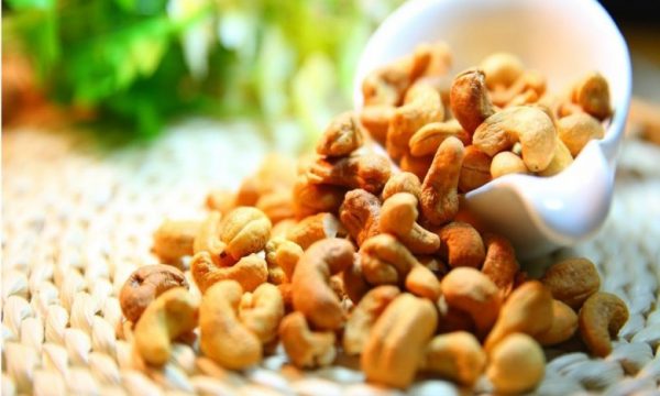 Ushqimet që ju ndihmojnë të bëni gjumë të qetë – Ekonomia Online