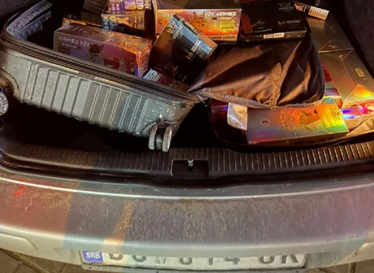 Policia Kufitare e Jugut ndalon veturën serbe, hyri në mënyrë ilegale në Kosovë me mallra të koʻntrabanduara!