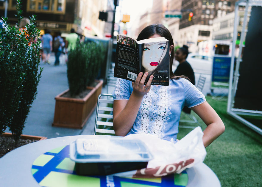 Amazing Candid Coincidences In Jonathan Higbee's New York Street Photography