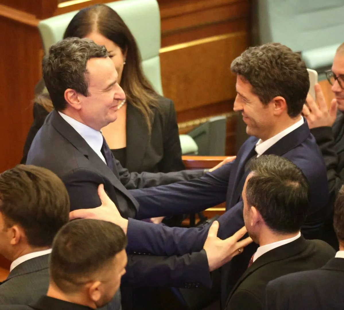 Deputeti i LVV-së: Aktivistët tanë u dënuan, por jo edhe këŕcënuesit me jetë të Albin Kurtit