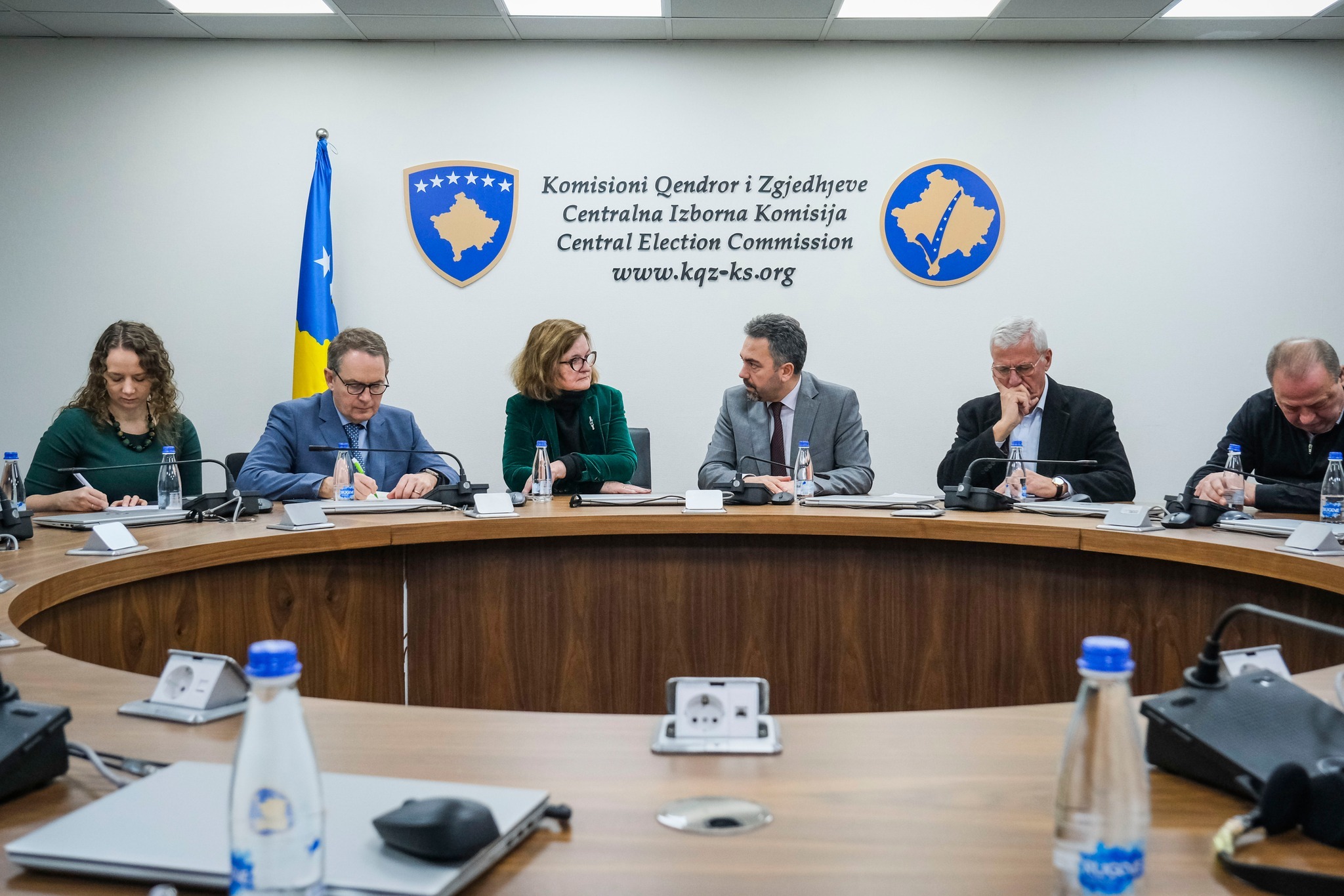 Shefja e Misionit Vëzghues të Zgjedhjeve nga BE-ja viziton KQZ-në, flasin për organizimin e 9 shkurtit