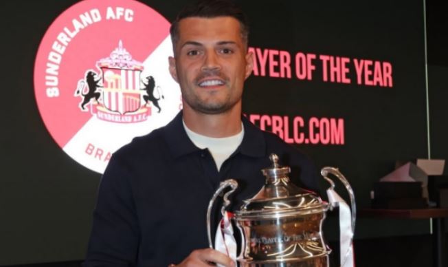 Xhaka zgjidhet lojtari i sezonit te Sunderlandi, emocionon me reagimin e tij – Ekonomia Online