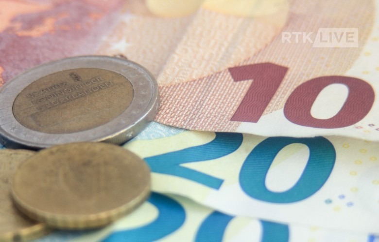 Dyshime për falsifikim parash në Prishtinë, sekuestrohen mbi 200 monedha