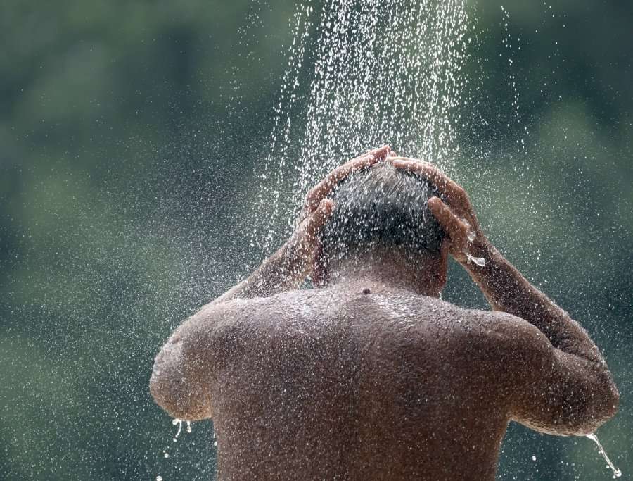 Nesër temperatura të larta, disa këshilla si të mbroheni nga nxehtësia – Ekonomia Online