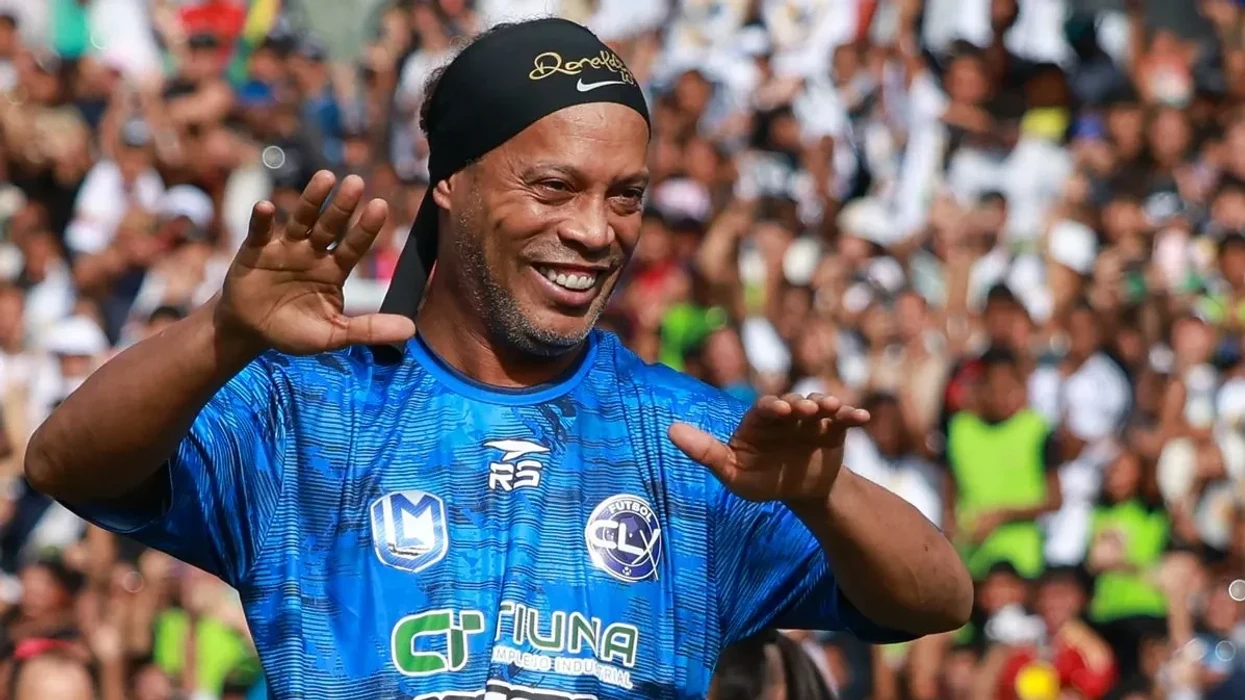 Ronaldinho befason botën i kthehet futbollit – Ekonomia Online