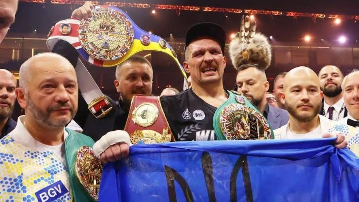 Oleksandr Usyk heq dorë nga rripat e kampionit në WBC, WBA dhe IBF – Ekonomia Online