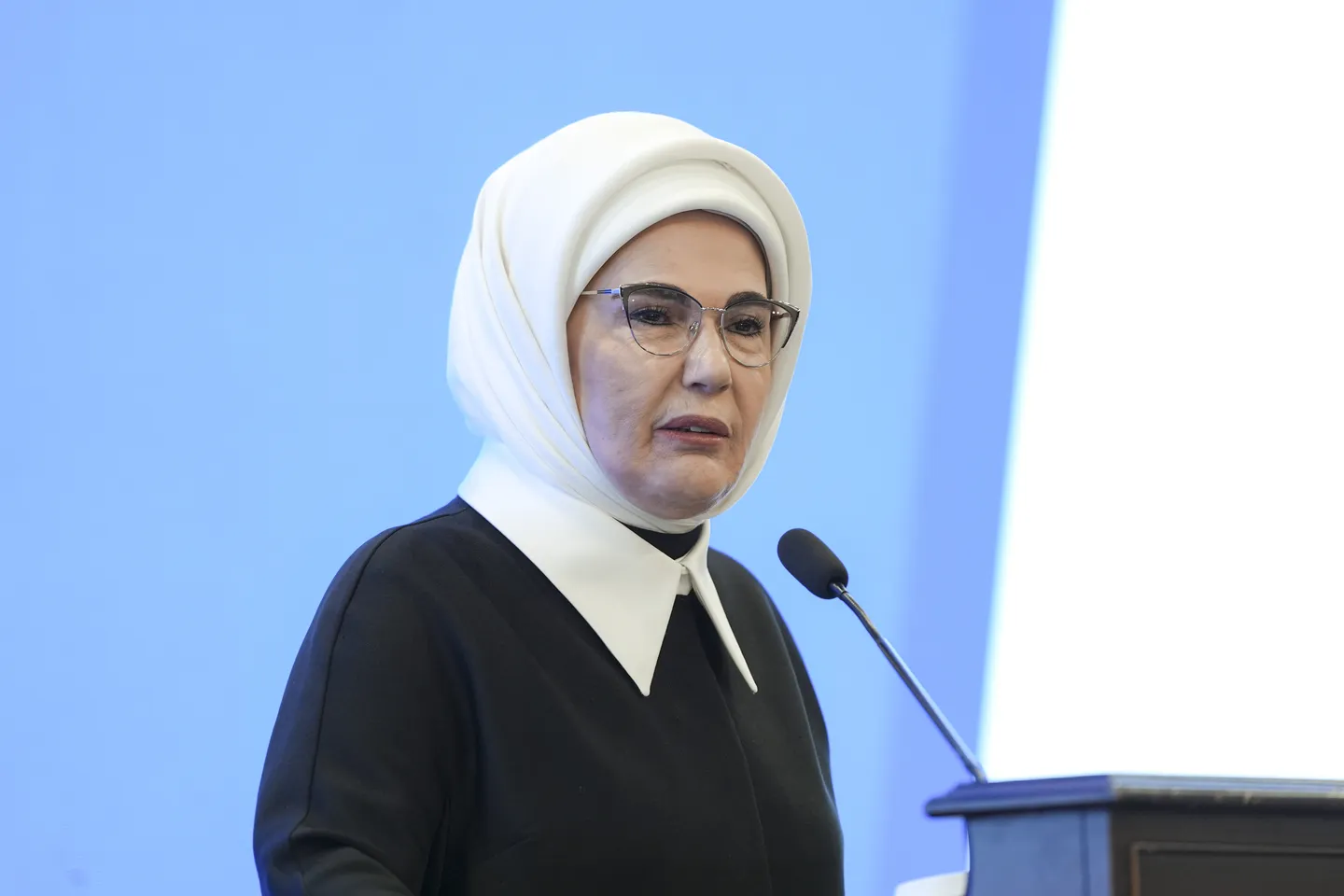 Emine Erdoğan do të presë bashkëshortet e liderëve në Samitin e NATO-s në Ankara
