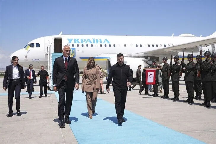 Zelenskyy mbërrin në Ankara për samitin e NATO-s