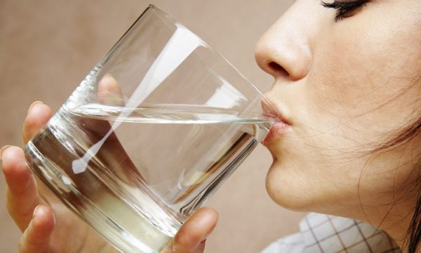 Helmimi me ushqim, çfarë duhet të bëni për t’u shëruar – Ekonomia Online